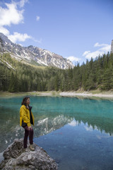 Frau am Gr&uuml;nen See, Trag&ouml;ss, Hochschwab, Steiermark, &Ouml;sterreich