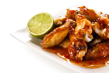 Grilled chicken wings and vegetables 