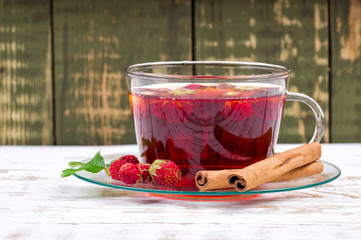Wild strawberry with tea and cinnamon