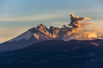 Fotobehang Cotopaxi volcano eruption © ecuadorquerido