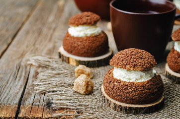 chocolate profiteroles, Shu, with cream