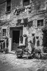 Keuken foto achterwand Scooter Oude scooter in Toscane