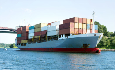 Containerschiff, Richtung Brunsbüttel