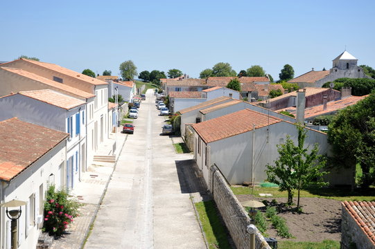 Brouage, vue des remparts sur la rue