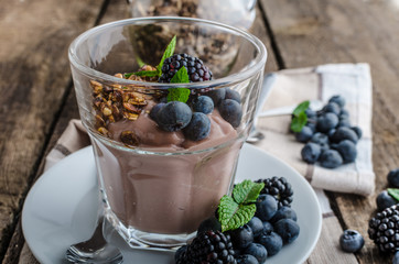 Chocolate pudding with berries