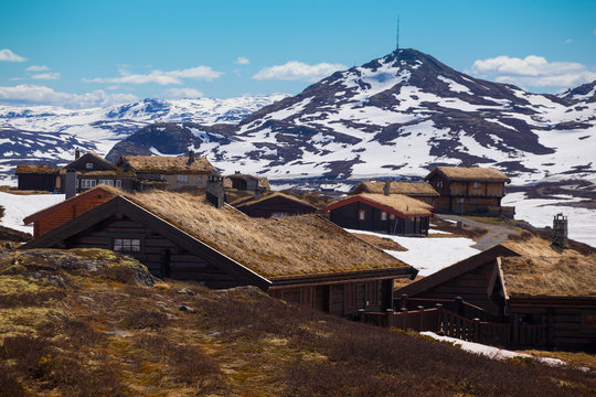 old wooden house at the Tyin