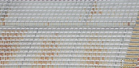 Fototapeta premium trybuny i trybuny bez ludzi na stadionie piłkarskim