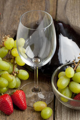 Glass for wine and fruits