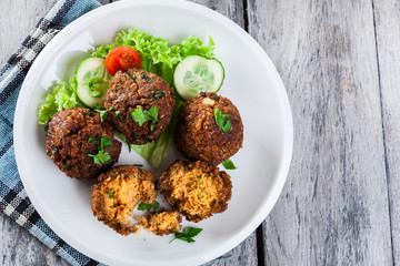 Chickpea falafel balls with vegetables