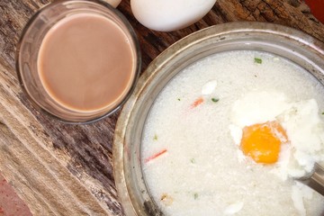 Rice soup with egg and hot chocolate