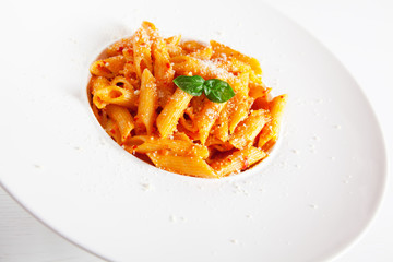 Pasta collection - Penne with cream and peppers