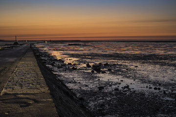 Obraz premium Coucher de soleil sur le Passage du Gois. Noirmoutier