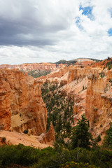 Fototapeta na wymiar Red Rock Formations at Bryce Canyon 