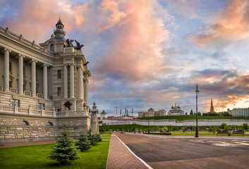 Fototapeta na wymiar Закат над Казанским Кремлем Sunset over