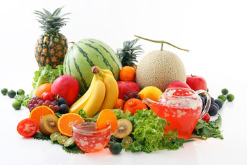 新鮮な果物と紅茶