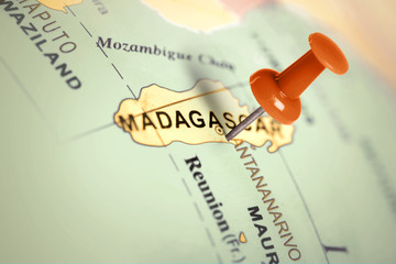 Location Madagascar. Red pin on the map. - obrazy, fototapety, plakaty