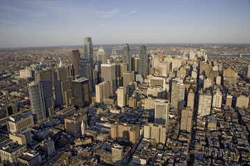 Obraz premium Aerial sunset views of Philiadelphia, Pennsylvania, the City of Brotherly Love