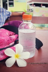 Obraz na płótnie Canvas Water bottle with sports bag