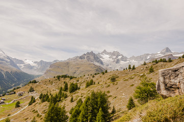 Zermatt, Dorf, Bergdorf, Alpen, Schweizer Alpen, Walliser Berge, Ober Gabelhorn, Wellenkuppe, Sunnegga, Findeln, Weiler, Wanderweg, Bergbauer, Sommer, Wallis, Schweiz