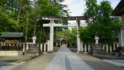 Fototapeta na wymiar 上杉神社の参道