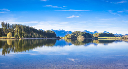 Forggensee im Allgaeu im Herbst