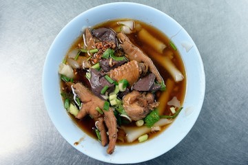 Crunchy Chicken Soup (Guoy Jub)
