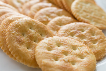 Crackers in a white disk