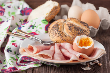 bread, ham and egg