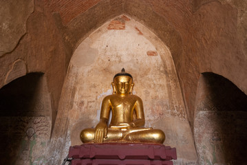 Buddha statue at Bagan