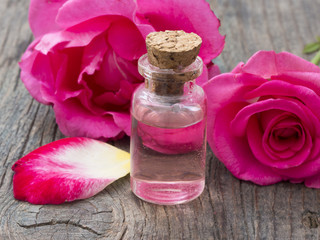 Obraz na płótnie Canvas perfumed rose water