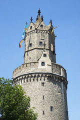 Fototapeta na wymiar Runder Turm in Andernach am Rhein, Deutschland