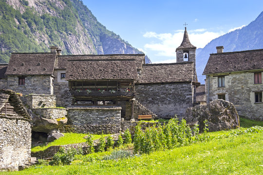 View to Sonlerto.