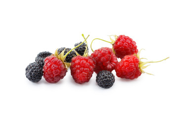 Fototapeta na wymiar blackberries and raspberries isolated on white background