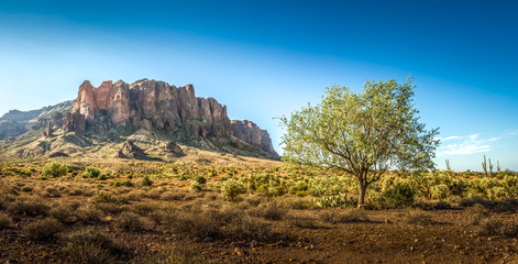 Superstition Mountains 