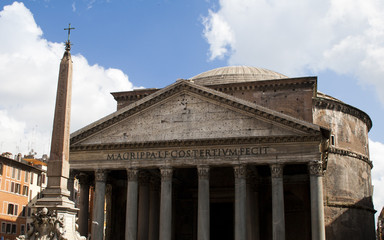 Fototapeta na wymiar Patheon in Rome, Italy