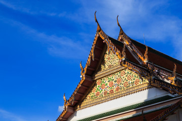 Naklejka premium Buddhist church roof