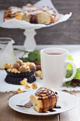 Cinnamon buns with chocolate and cream