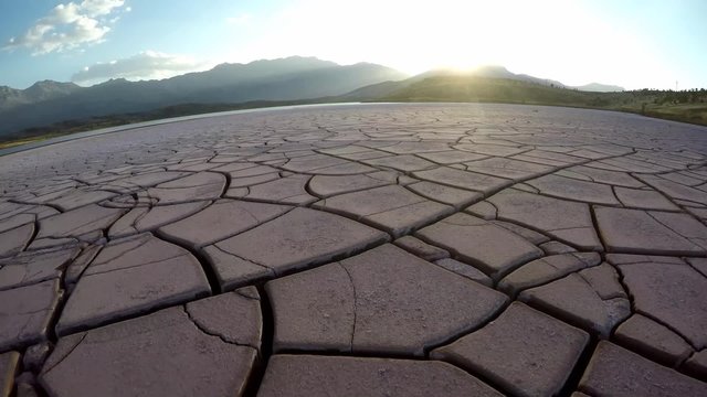 kuraklık ve &ccedil;&ouml;lleşme
