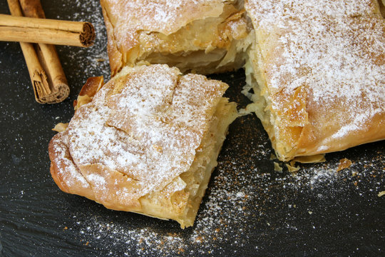 Bougatsa