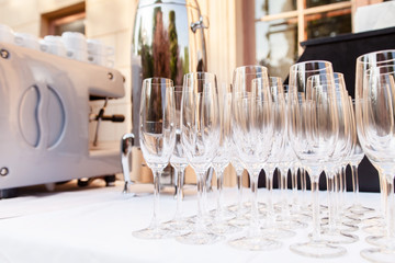 champagne glasses