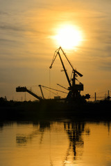 Obraz premium Industrial area with cranes