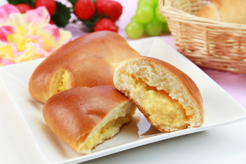 クリームパン