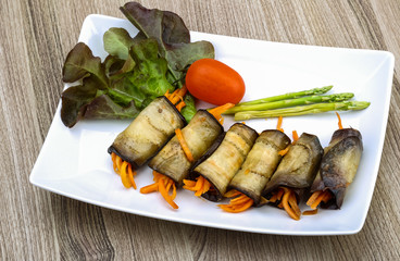 Eggplant rolls with carrot