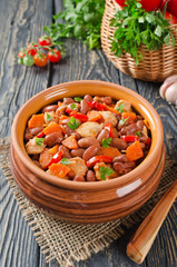 Vegetable stew with chicken and beans