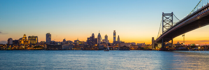 Philadelphia skyline at sunset - obrazy, fototapety, plakaty
