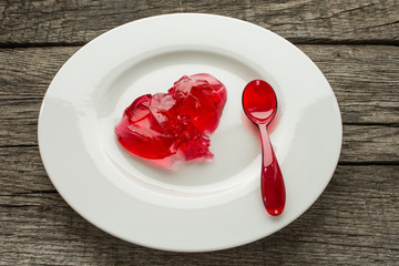 Rote Göterspeise mit Löffel