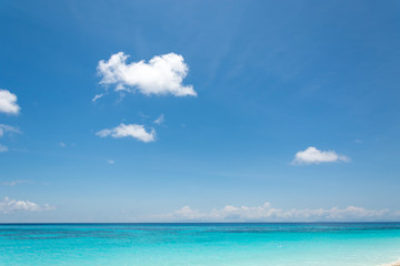 Fototapeta na wymiar blue sky with sea and beach