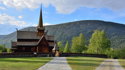 Fototapeta na wymiar Eglise en bois debout de Lom, Norvège