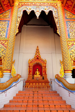 Buddha statue at Wat Chedi Luang, Chiang Mai