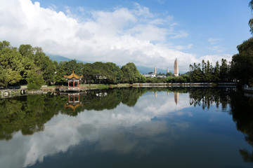 Obraz premium Dali three white pagodas, China